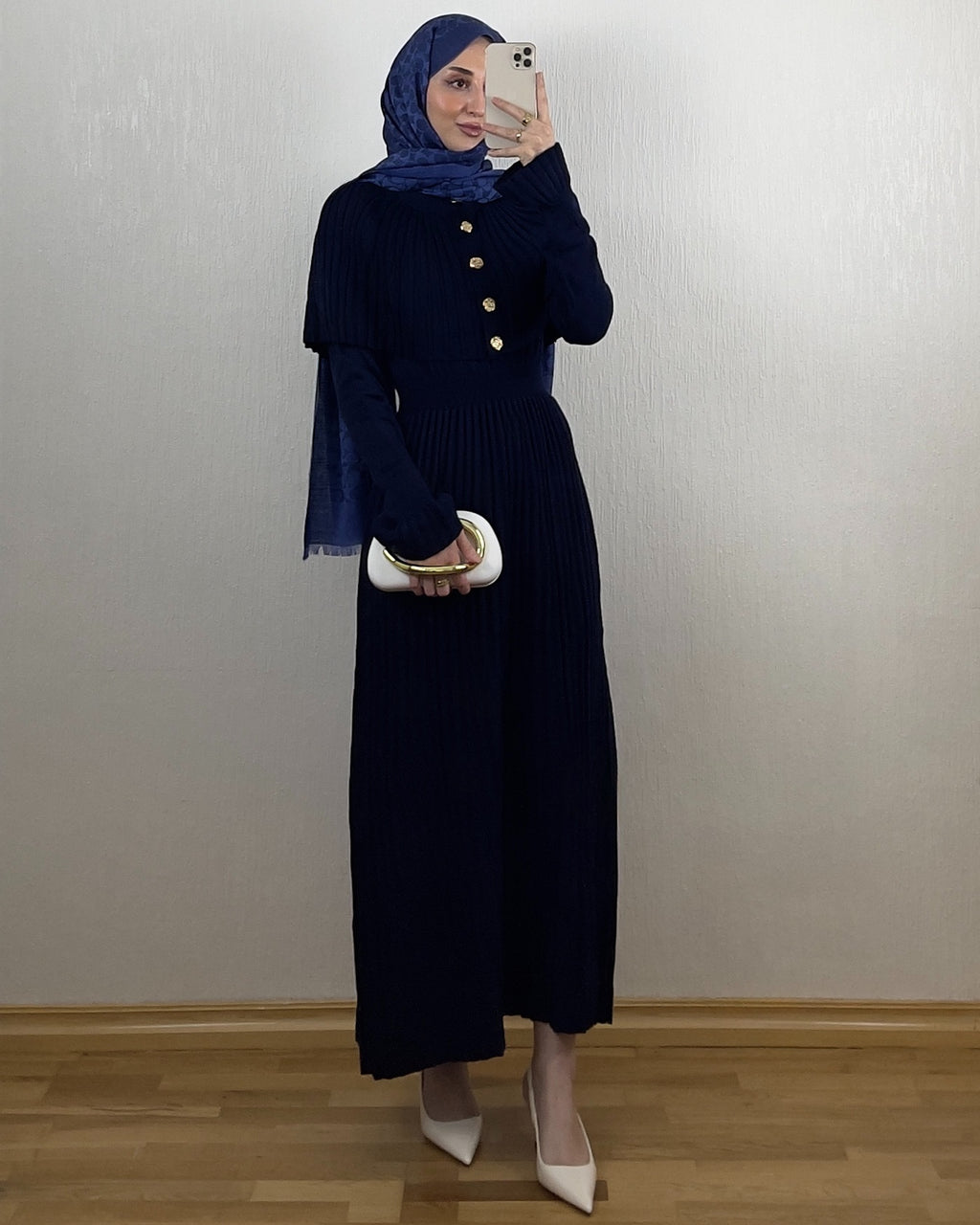Cape Pleated Knit Kjole – Marineblå
