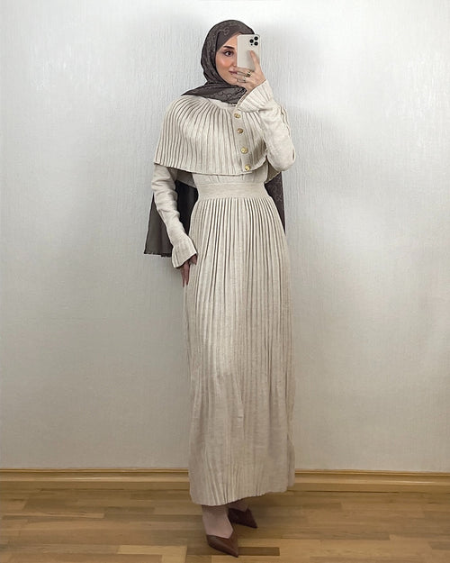 Cape Pleated Knit Kjole – Lys Beige