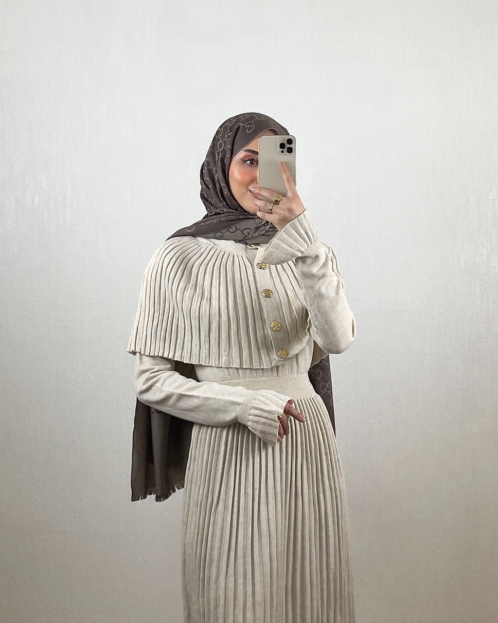 Cape Pleated Knit Kjole – Lys Beige