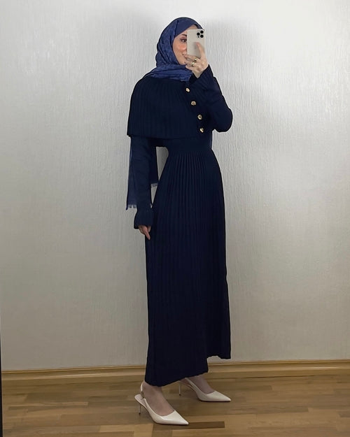 Cape Pleated Knit Kjole – Marineblå