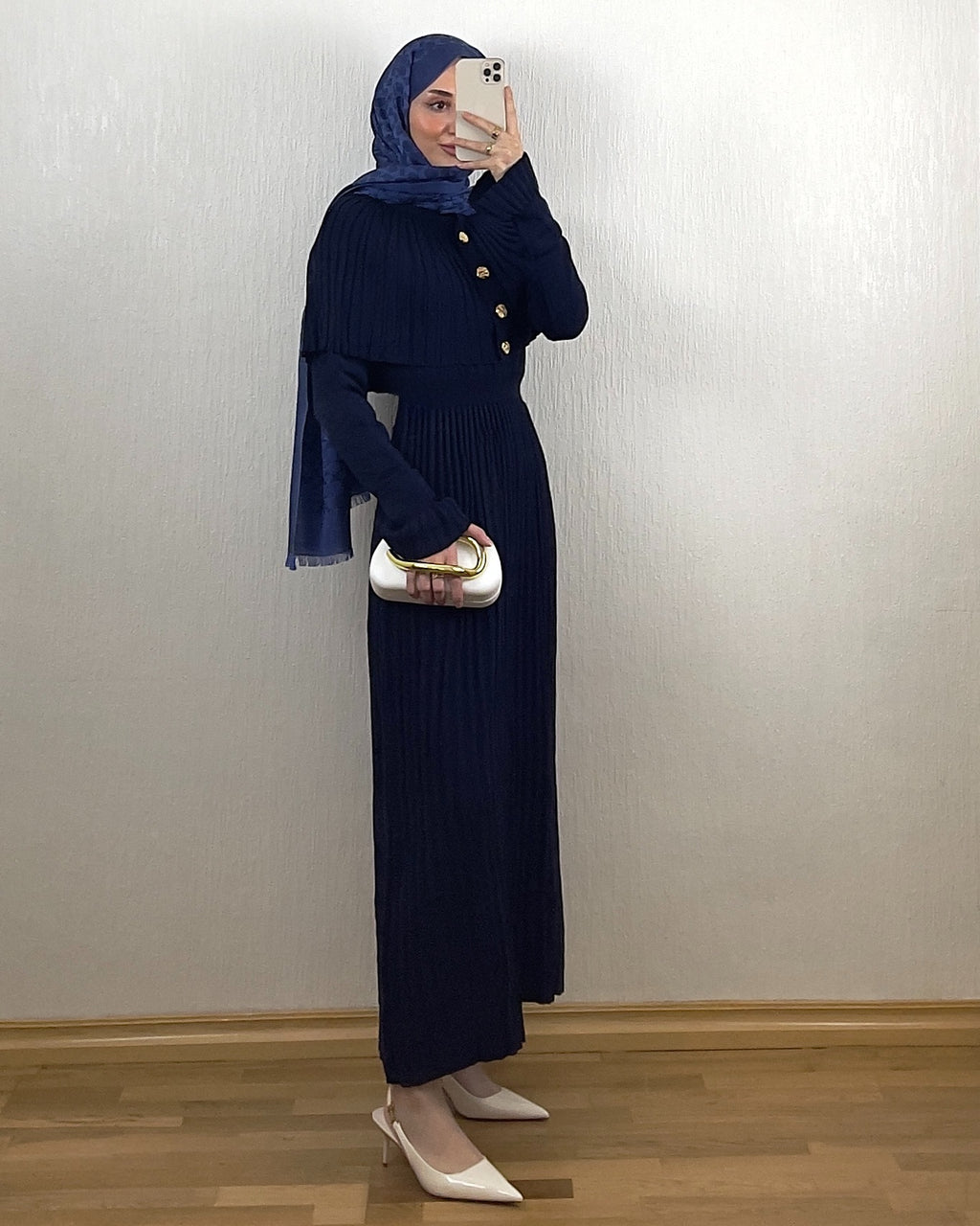 Cape Pleated Knit Kjole – Marineblå