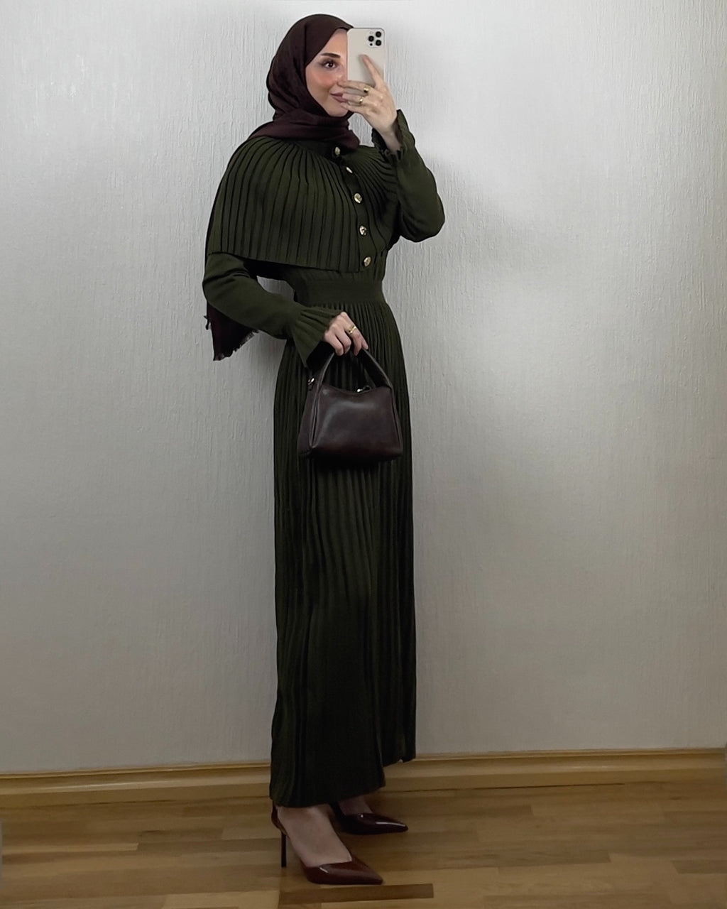 Cape Pleated Knit Kjole – Olivengrønn