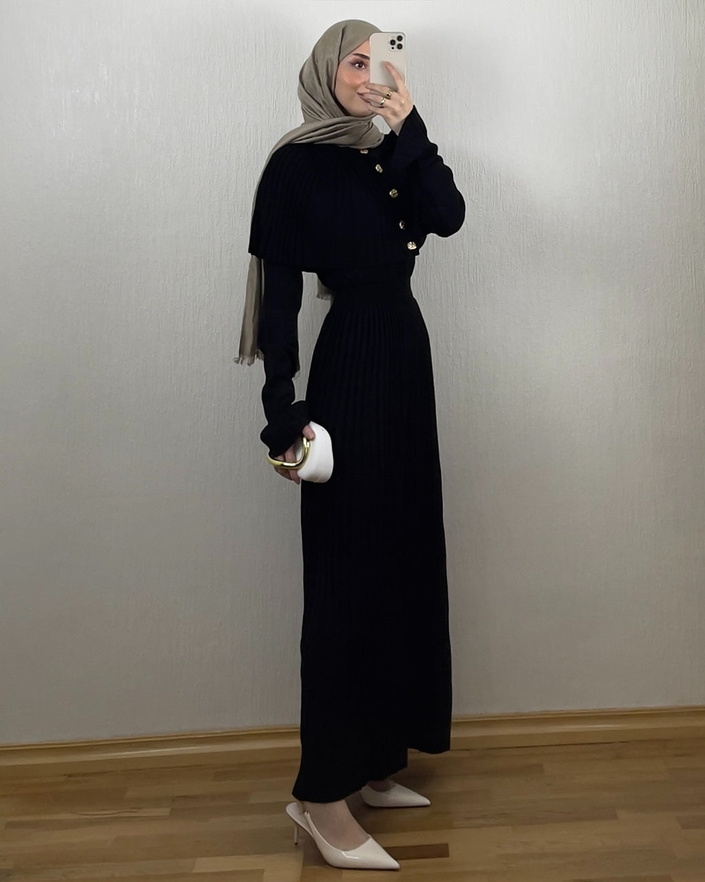 Cape Pleated Knit Kjole – Svart
