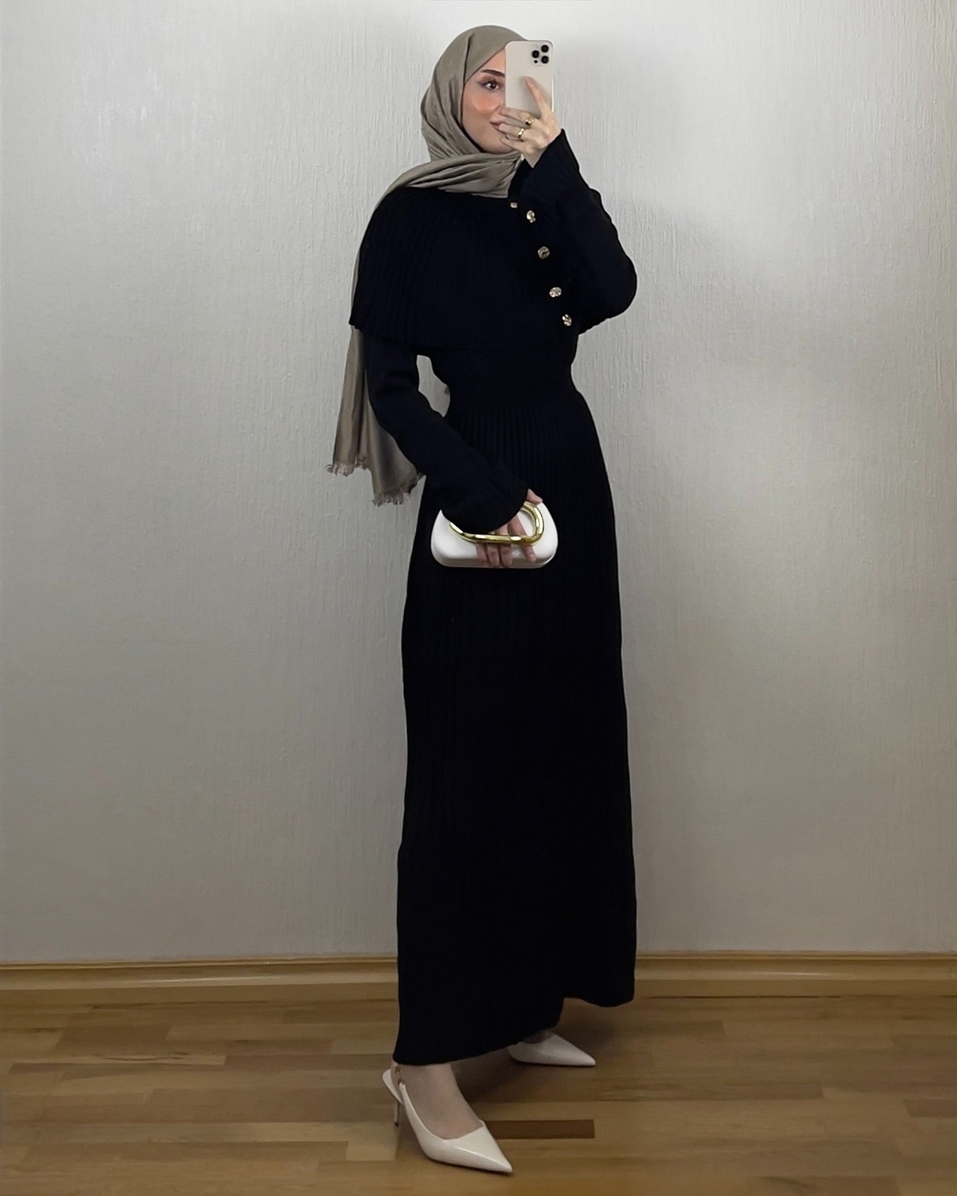 Cape Pleated Knit Kjole – Svart