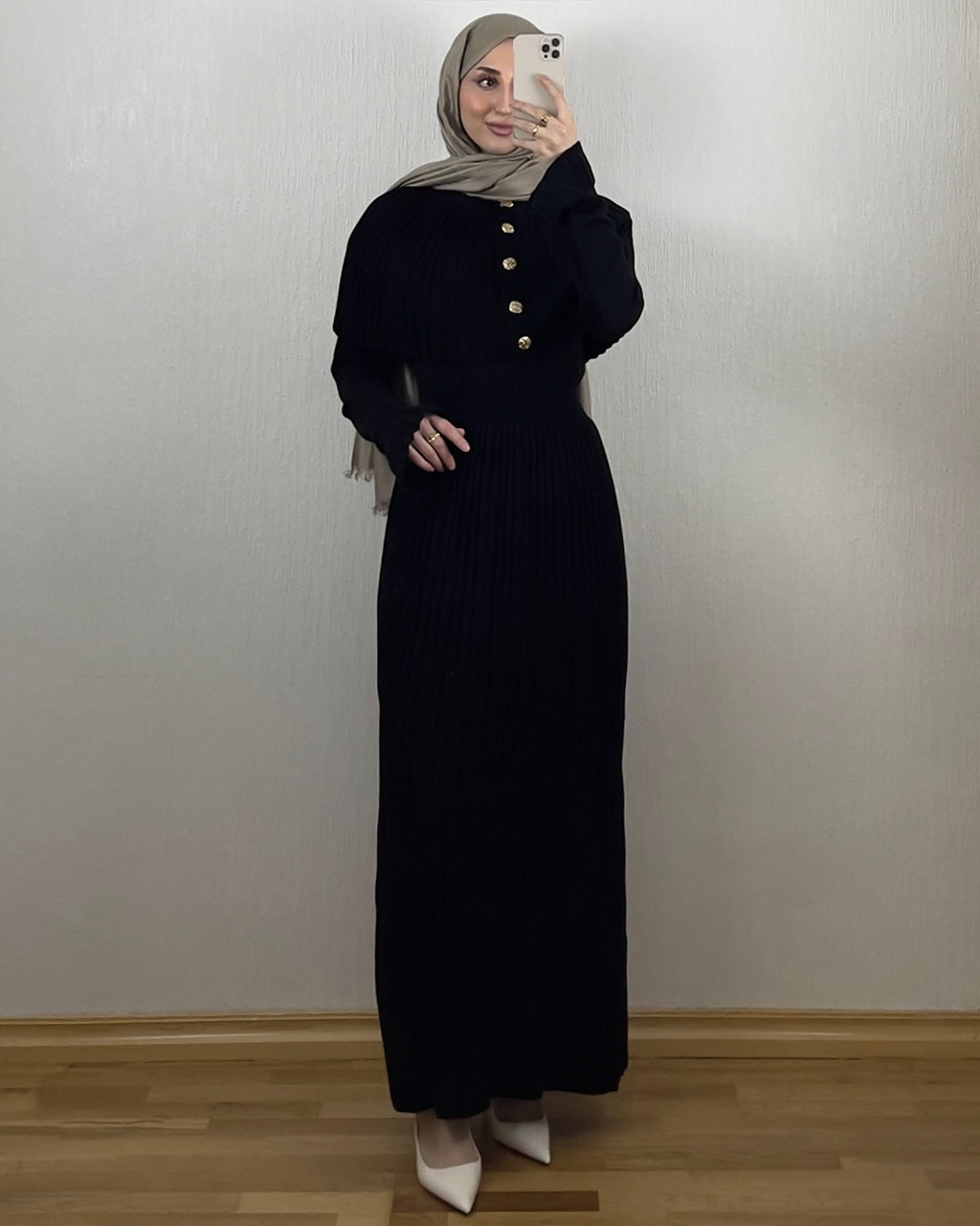 Cape Pleated Knit Kjole – Svart